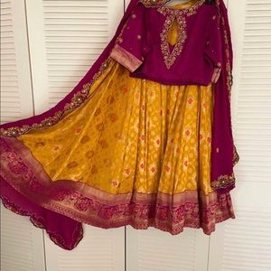 Lehenga choli with dupaata